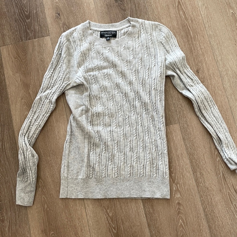 Banana republic crew neck grey sweater